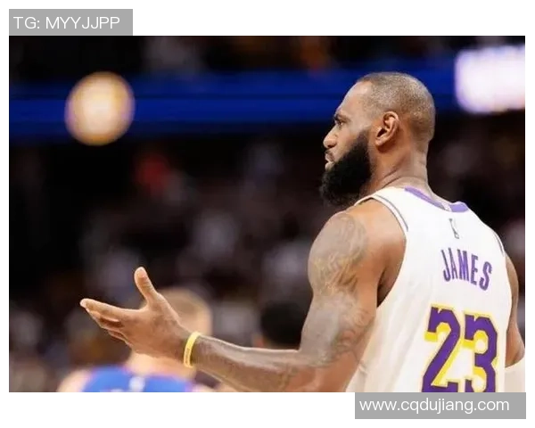 雷迪克:兼顾防守原则与灵活应变 展现全方位战术优势 雷迪克:兼顾防守原则与灵活应变 展现全方位战术优势